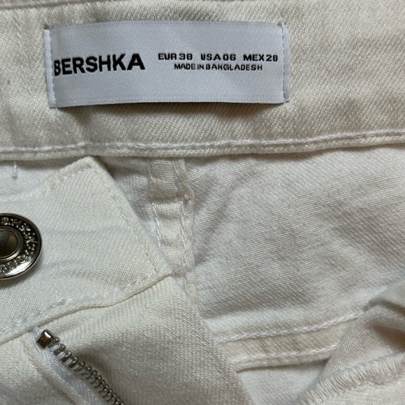 NWT Women’s Bershka White Jean Shorts High-Waisted - Picture 3 of 6